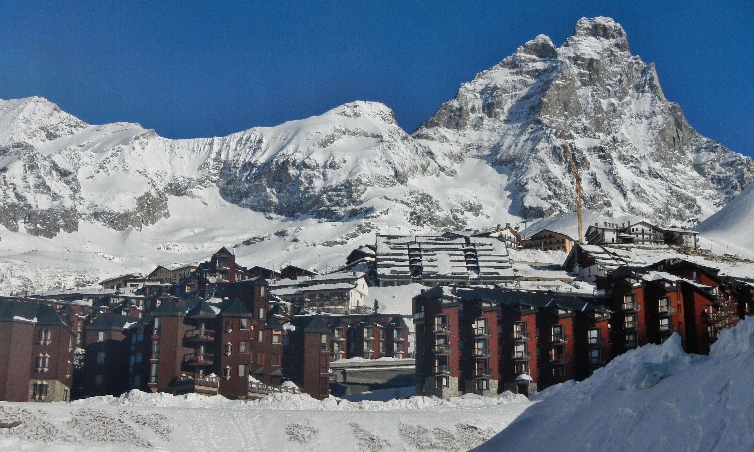 Breuil-Cervinia no inverno aos pés do Cervino