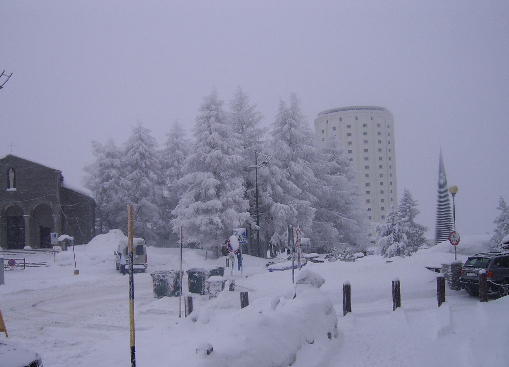 Sestriere coberta de neve no inverno
